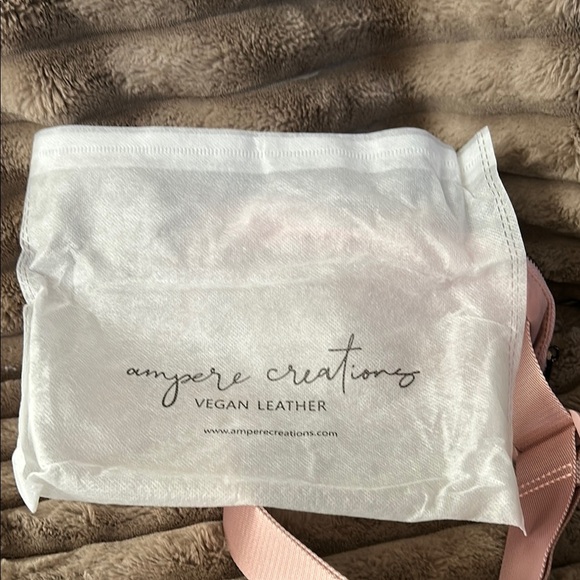 Pink Crossbody Bag with Minimalist Design - Picture 4 of 8